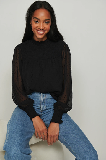 NA-KD Boho Recycled dobbyblus med smock och rysch - Black