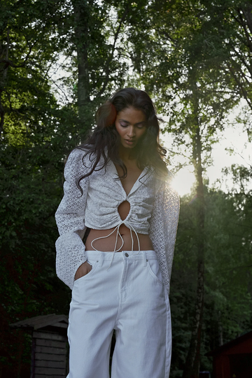 NA-KD Boho Blus med trumpetärm - White
