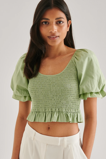 NA-KD Boho Ekologisk, smockad topp med korta puffärmar - Green