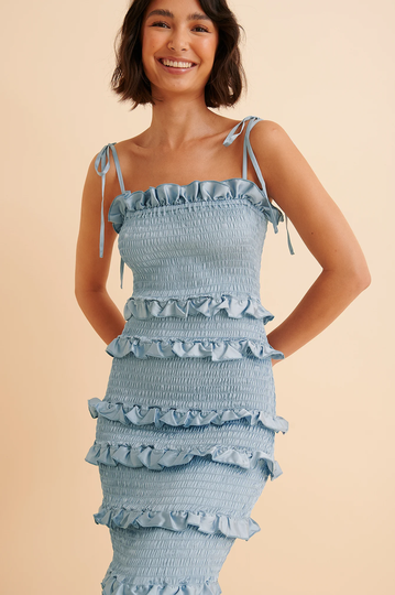 Handpicked x NA-KD Smockad Midiklänning I Satin - Blue