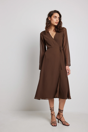 NA-KD Boho Midiklänning i omlottmodell - Brown