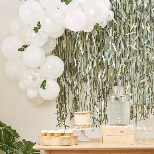 Ballongbåge Vit med Eucalyptus