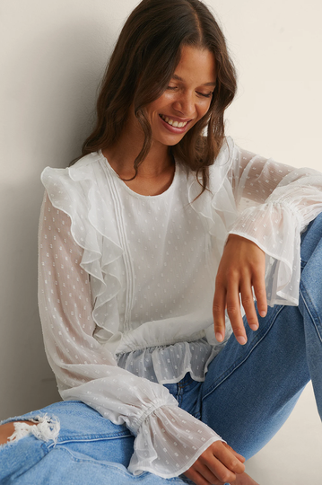NA-KD Boho Återvunnen Dobbyblus med volang - White