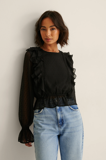 NA-KD Boho Återvunnen Dobbyblus med volang - Black