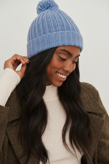 NA-KD Accessories Chunky beanie med pompoms - Blue