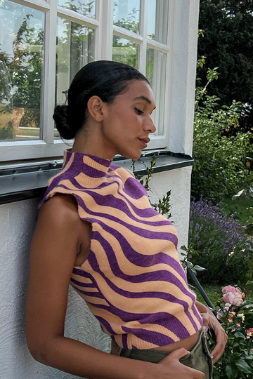 NA-KD Stickad väst med hög hals och virvelmönster - Multicolor