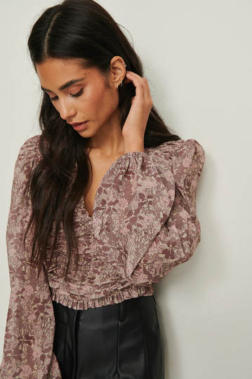 NA-KD Boho Recycled långärmad volangblus - Pink,Flower