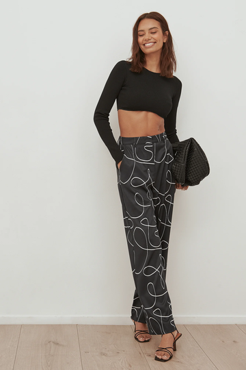 Handpicked x NA-KD Tryckt byxor med vida ben - Black