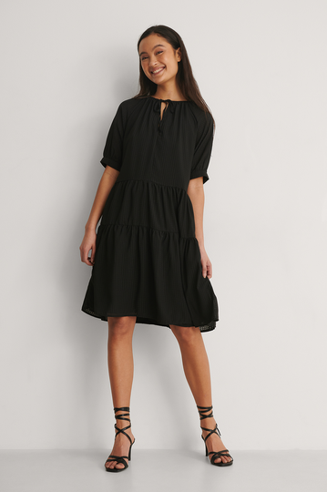 NA-KD Boho V-Ringad Miniklänning - Black