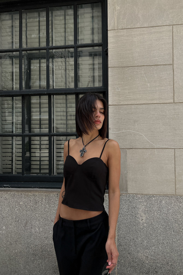 Jen Ceballos x NA-KD Korsett top med kupdetalj - Black