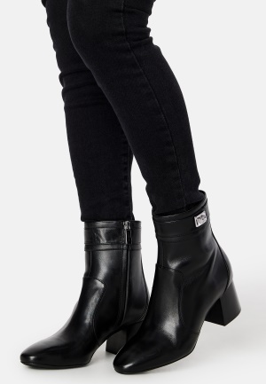 Michael Michael Kors Padma Strap Bootie 001 Black 36