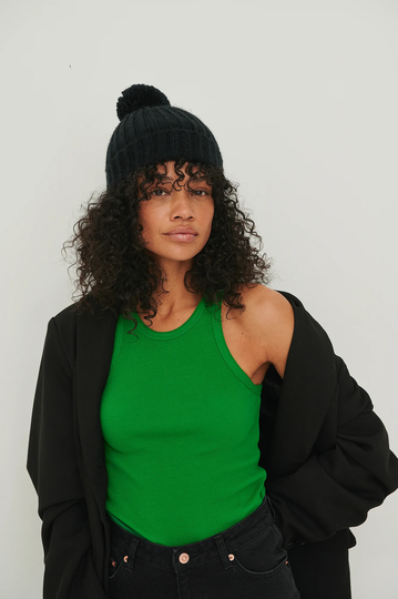 NA-KD Accessories Chunky beanie med pompoms - Black