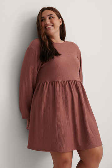 NA-KD Boho Recycled klänning med knyt bak - Pink