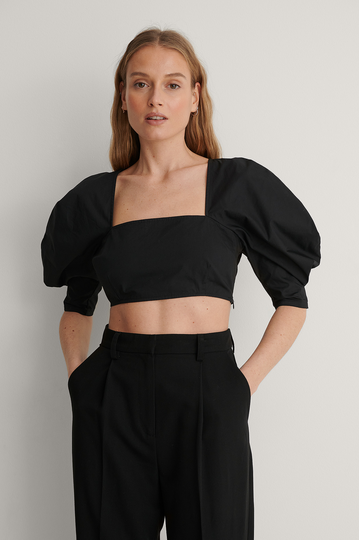 NA-KD Boho Croppad Blus Med Fyrkantig Halsringning - Black