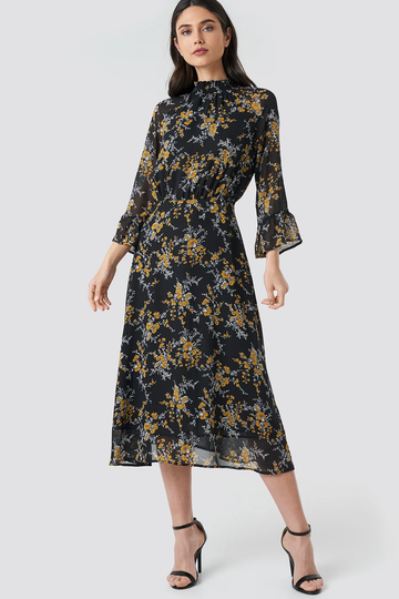 NA-KD Boho Chiffongklänning med smockdetalj - Flower
