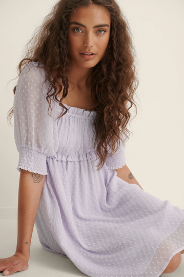 NA-KD Boho Miniklänning Med En Kort Ärm Och Ett Böljande Material - Purple