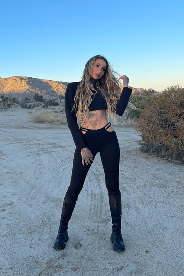 Cleo Kinnaman x NA-KD Leggings med midjedetalj - Black