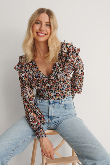 NA-KD Boho Recycled blus med volanger - Flower